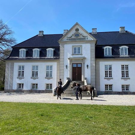 Rosenlund Gods - Kaelder B&B Sakskøbing Extérieur photo