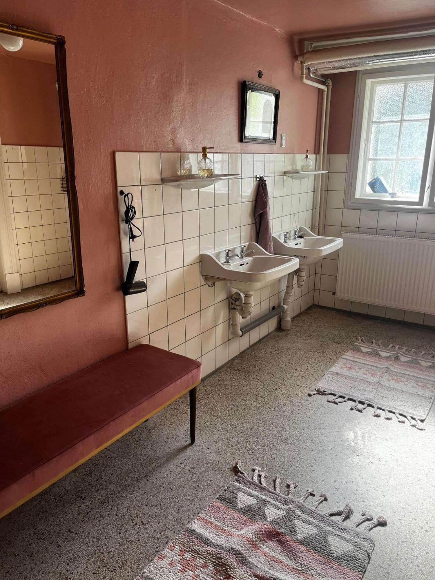 Rosenlund Gods - Kaelder B&B Sakskøbing Extérieur photo